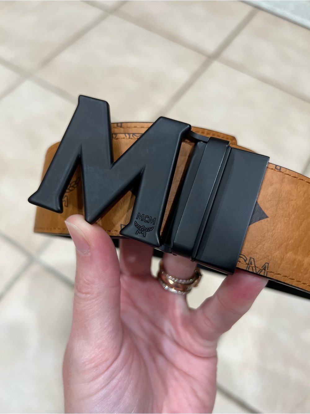 MCM Cognac Visetos Belt with Matte Black 'M' Buckle reversible to black - Picture 2 of 8